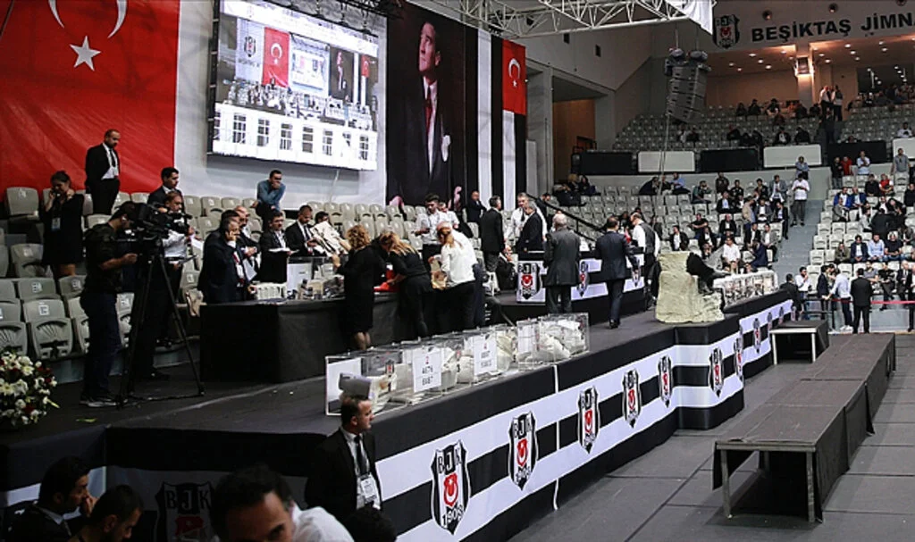 Beşiktaş'ta olağanüstü genel kurulun tarihi öne çekildi