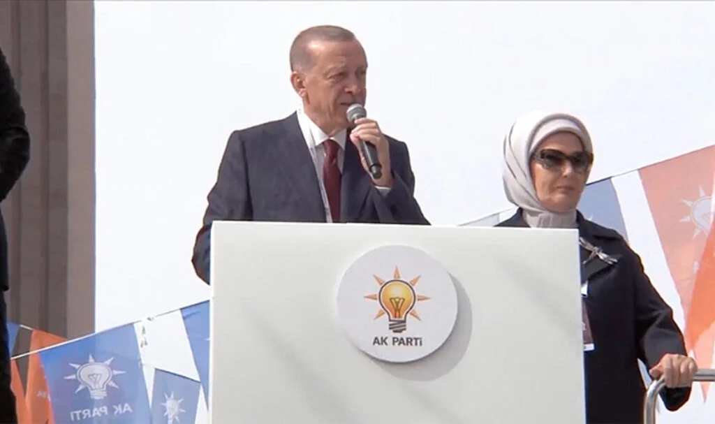 Cumhurbaşkanı Erdoğan: Terör örgütlerini kullanarak bizi köşeye sıkıştırmaya çalışanlara boyun eğmiyoruz