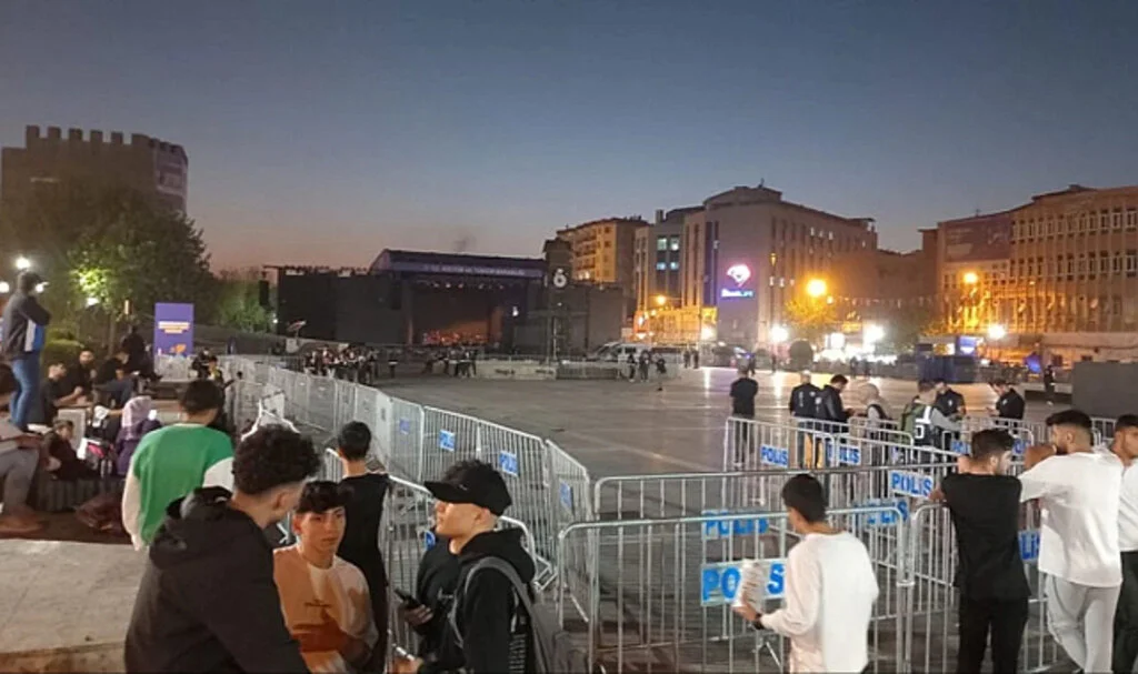 Diyarbakır'da Sur Kültür Yolu Festivali'nde konserler ve bazı etkinliklerin iptal edildi