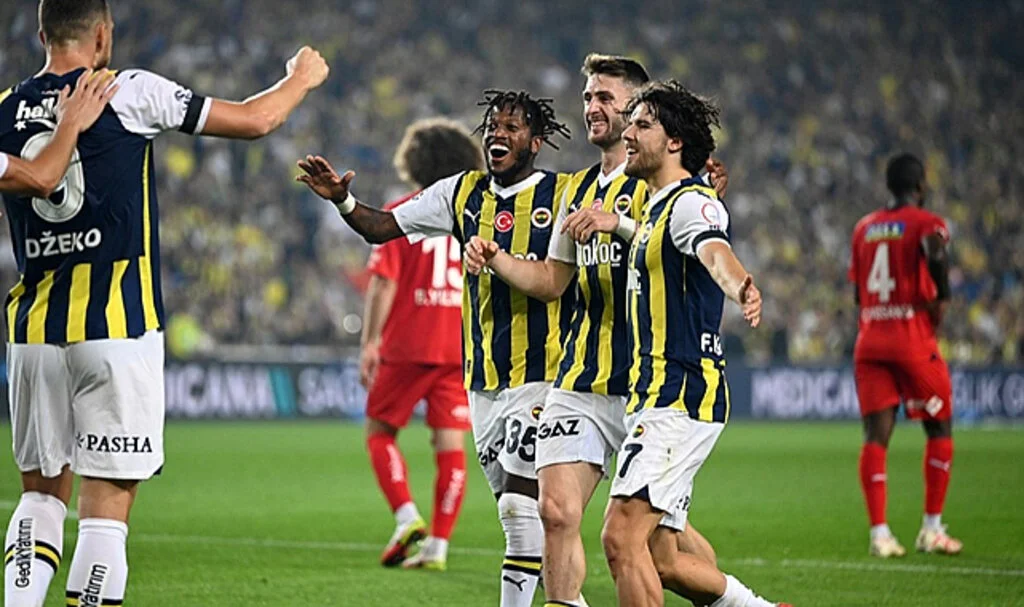 Fenerbahçe, Hatayspor'u 4-2 mağlup etti! Lig tarihine geçtiler...