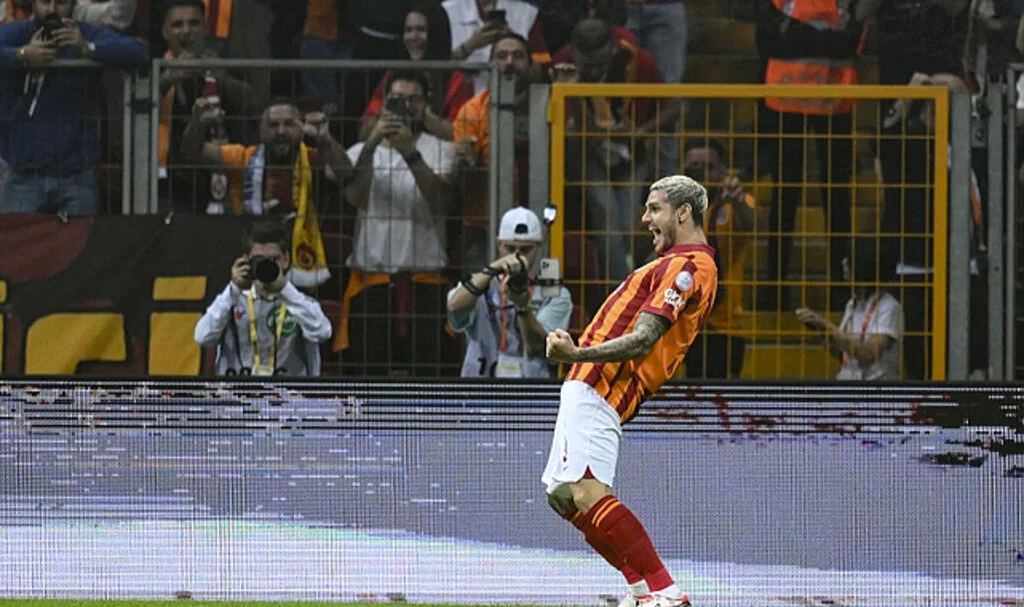 Galatasaray'da Icardi kulüp tarihine geçti