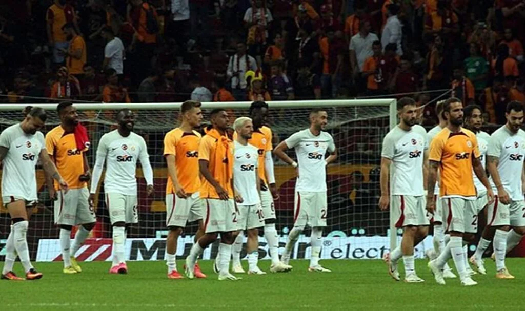 Galatasaray'da yıldız oyuncunun durumu netleşti! Beşiktaş derbisinde yok