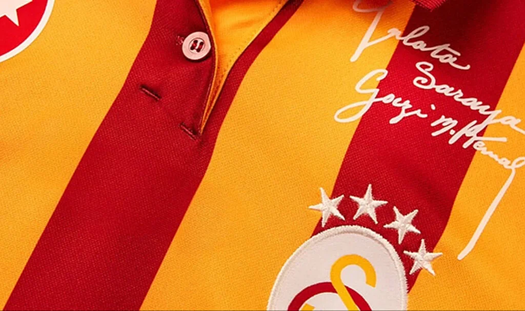 Galatasaray'dan Cumhuriyet'in 100. yılına özel forma! Atatürk detayı taraftarı mest etti