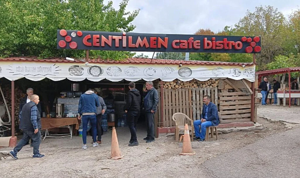 Husumetliler arasındaki silahlı çatışma kanlı bitti: 2 ölü, 1 ağır yaralı