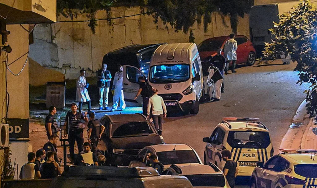 İstanbul’da Silahlı Saldırı! Bir Polis Şehit Oldu