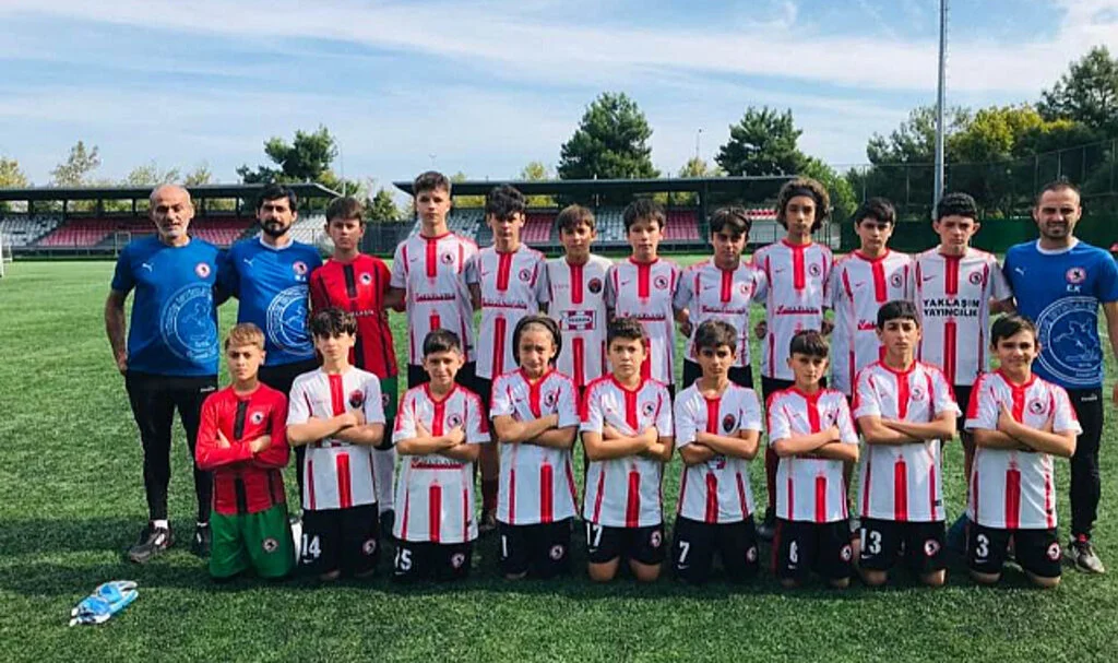 İstiklalspor'un U14'leri Fırtına Estiriyor