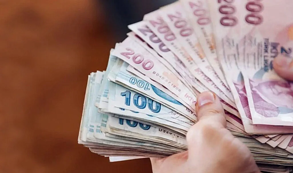 Kimler yararlanabilecek, ödeme ne zaman yapılacak? İşte emekliye 5 bin TL ikramiyesinin ayrıntıları