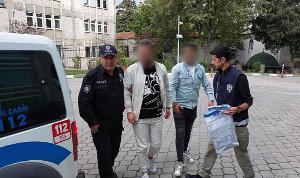 Kuyumcuda '1 kilo 700 gram altının eksik olduğu' iddiasına 2 gözaltı