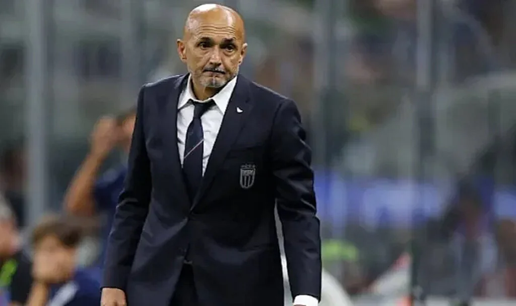 Luciano Spalletti: “Kulaklık takıp aptal gibi sallanan oyuncuları istemiyorum”