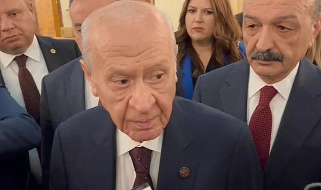 Milyonlarca emeklinin beklediği haber ilk gün soruldu! Devlet Bahçeli'den maaş zammı mesajı...