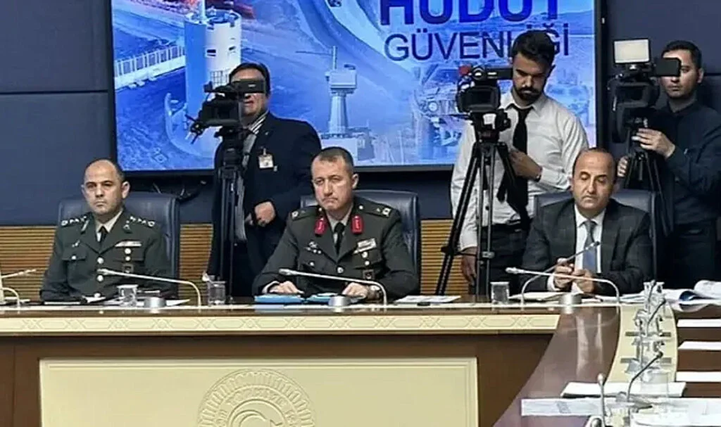 MSB: 183 bin 207 düzensiz göçmenin geçişi engellendi