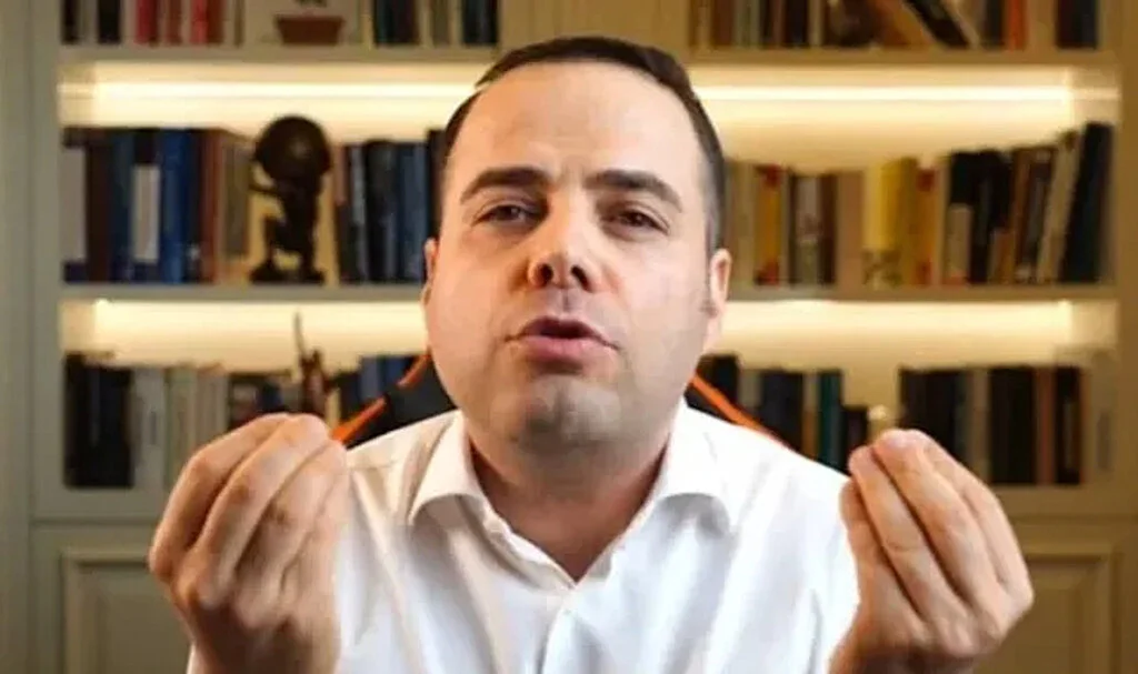 Özgür Demirtaş’tan İstifa Açıklaması