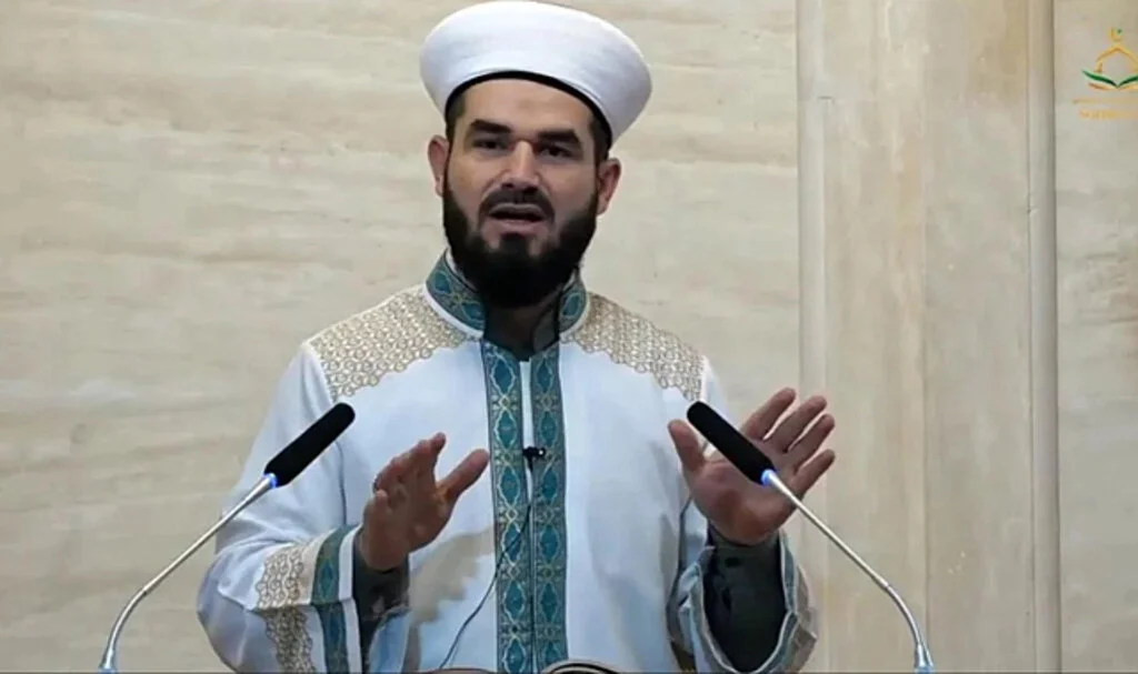 "Sadece Suriyeli kardeşimizin cenazesi mis kokuyordu" diyen imam hakkında inceleme