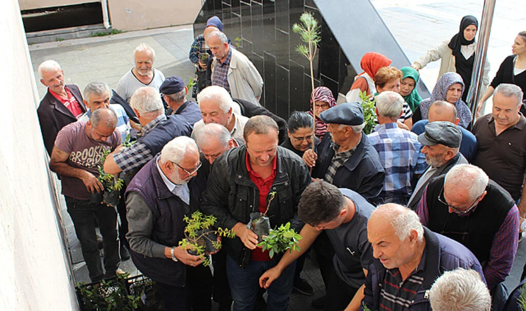 Samsun 19 Mayıs'ta "100 Çiftçiye Bin Fidan" etkinliği yapıldı