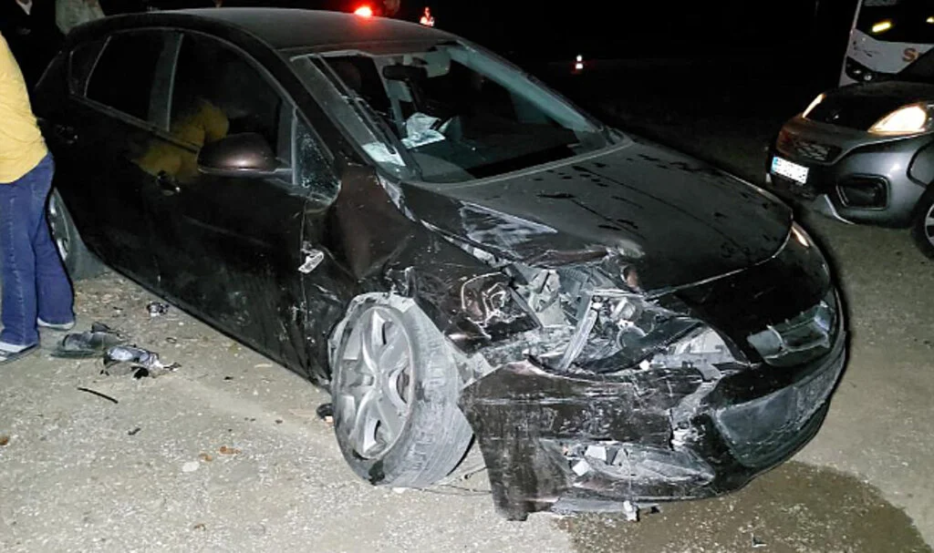 Samsun'da 2 otomobil çarpıştı: 3 yaralı