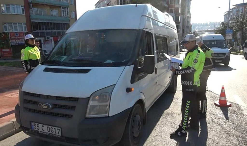 Samsun'da 55 noktada okul servis araçlarına sıkı denetim