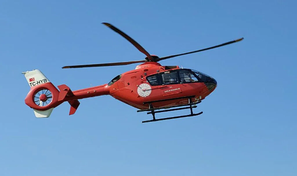 Samsun'da Ambulans Helikopter 9 Aylık Bebek ve 79 Yaşındaki Kadının Yardımına Yetişti