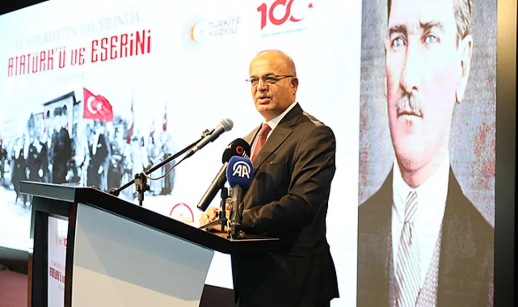 Samsun'da "Atatürk ve Eserlerini Anlamak" Konferansı
