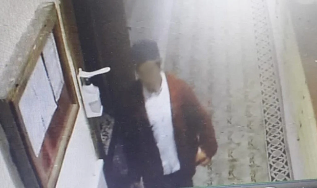 Samsun'da bir hırsız camideki sadaka kutusunu çaldı