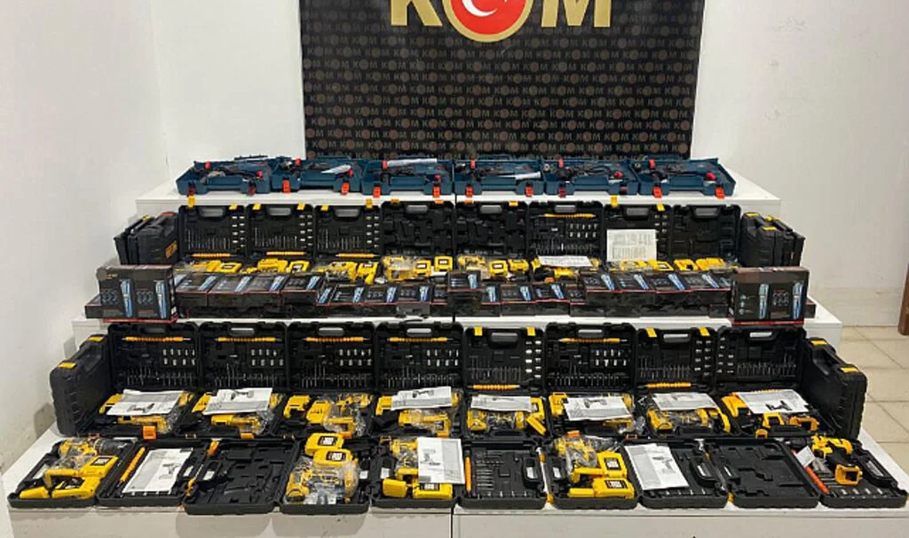 Samsun'da gümrük kaçağı tıraş makinesi ve matkap ele geçirildi