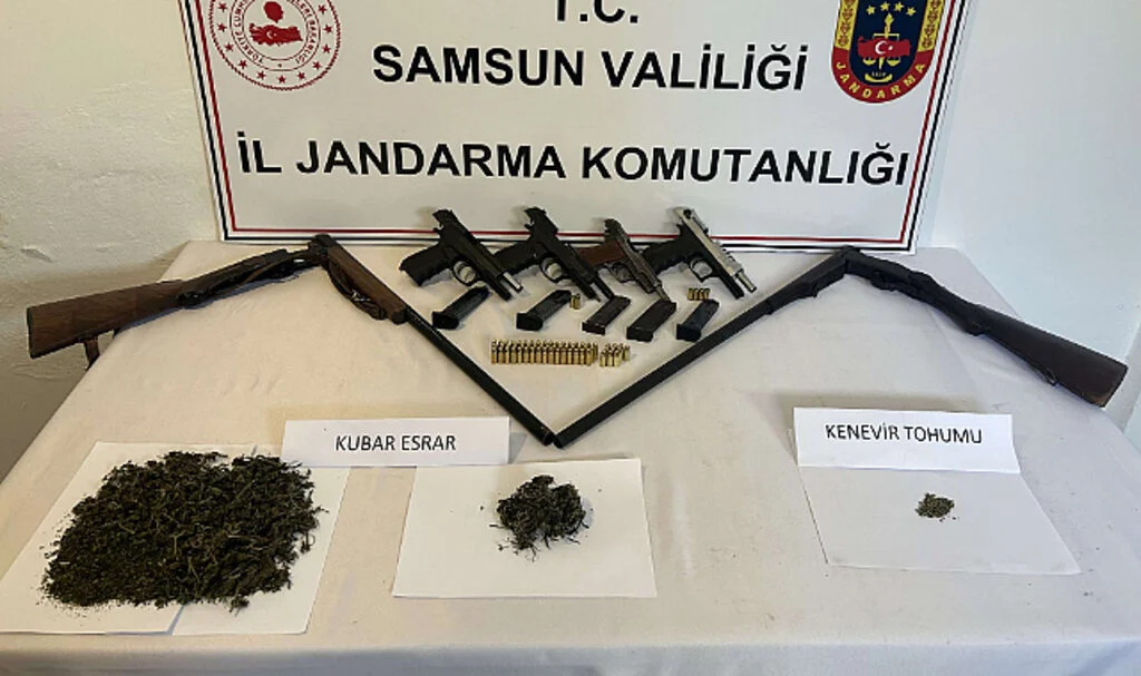 Samsun'da uyuşturucu operasyonunda 4 zanlı yakalandı