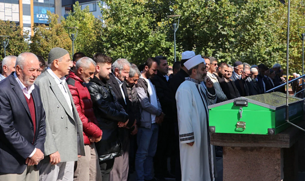 Samsun'da yangında ölen Cevat Şimşir'e son görev
