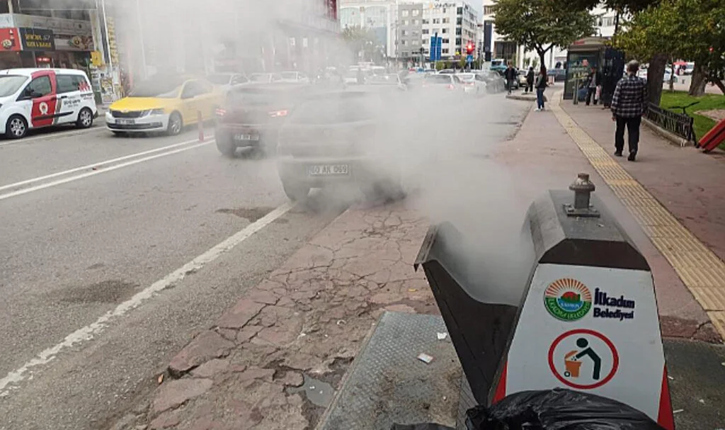Samsun'da Yer altı çöp konteynerinde yangın