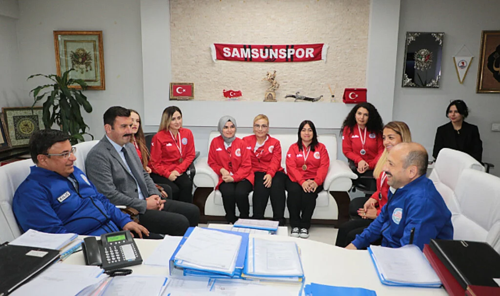 Samsun Gençlik ve Spor İl Müdürü Dereci Sporcuları Ağırladı