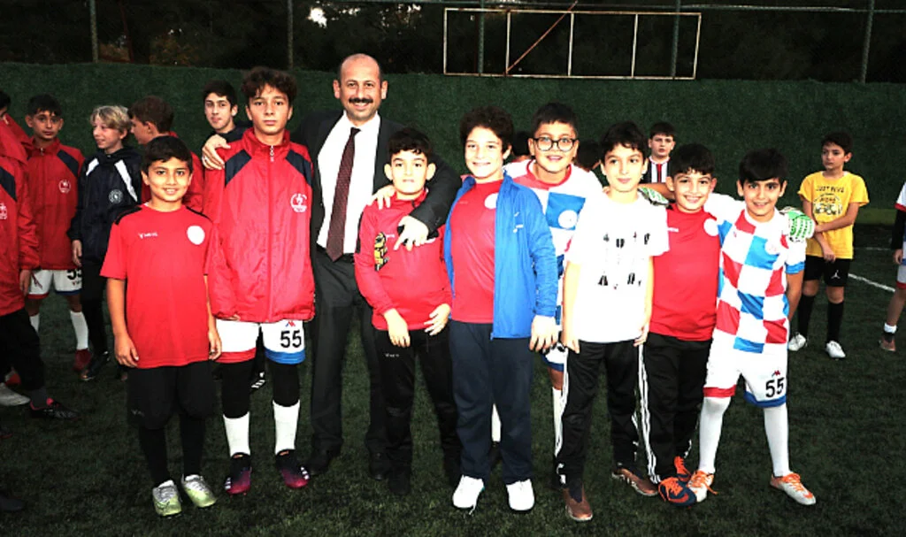 Samsun Gençlik ve Spor İl Müdürü Feyzullah Dereci'den Miniklere Ziyaret