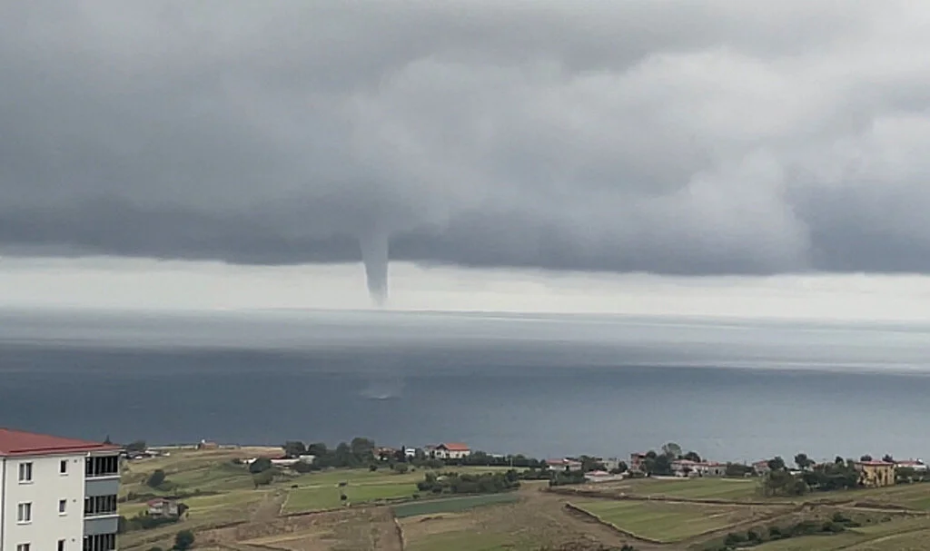 Samsun Karadeniz'de Hortum Oluştu