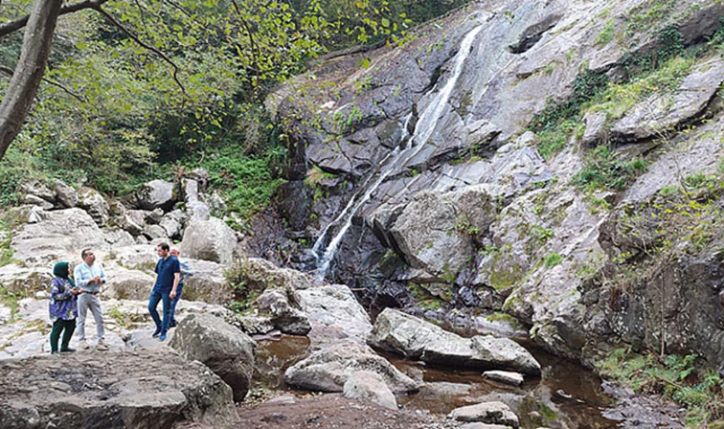 Samsun Salıpazarı Kaymakamı Başara, ilçenin tarihi ve turistik bölgelerini inceledi