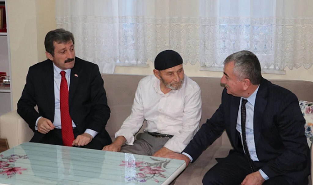 Samsun Valisi Orhan Tavlı'dan şehit yüzbaşıya vefa