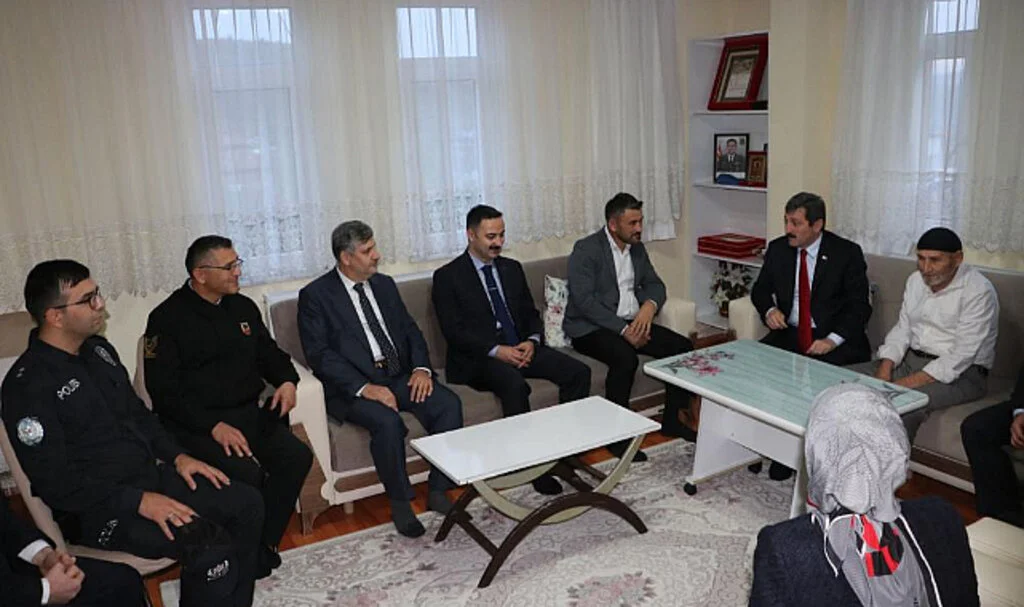 Samsun Valisi Tavlı'dan şehit yüzbaşıya vefa