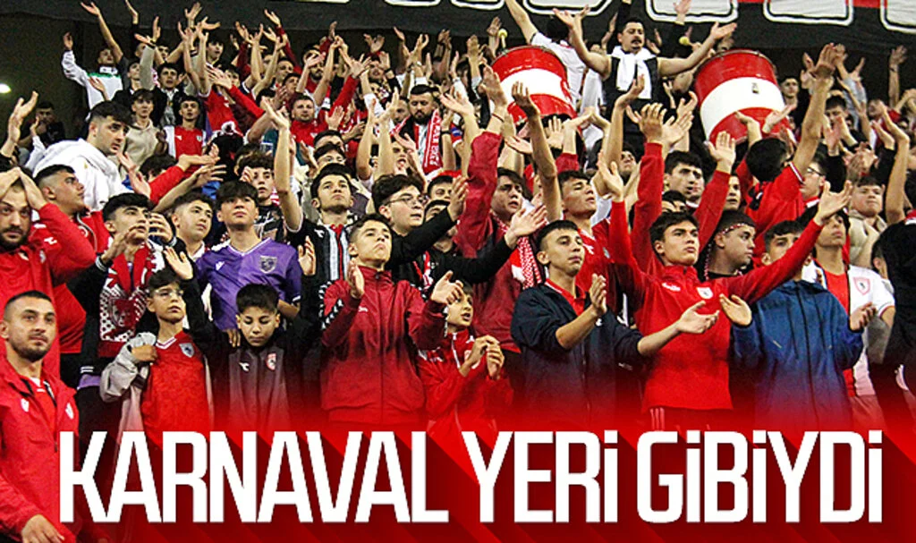 Samsunspor – Başakşehir maçında tribünler karnaval yeri gibiydi