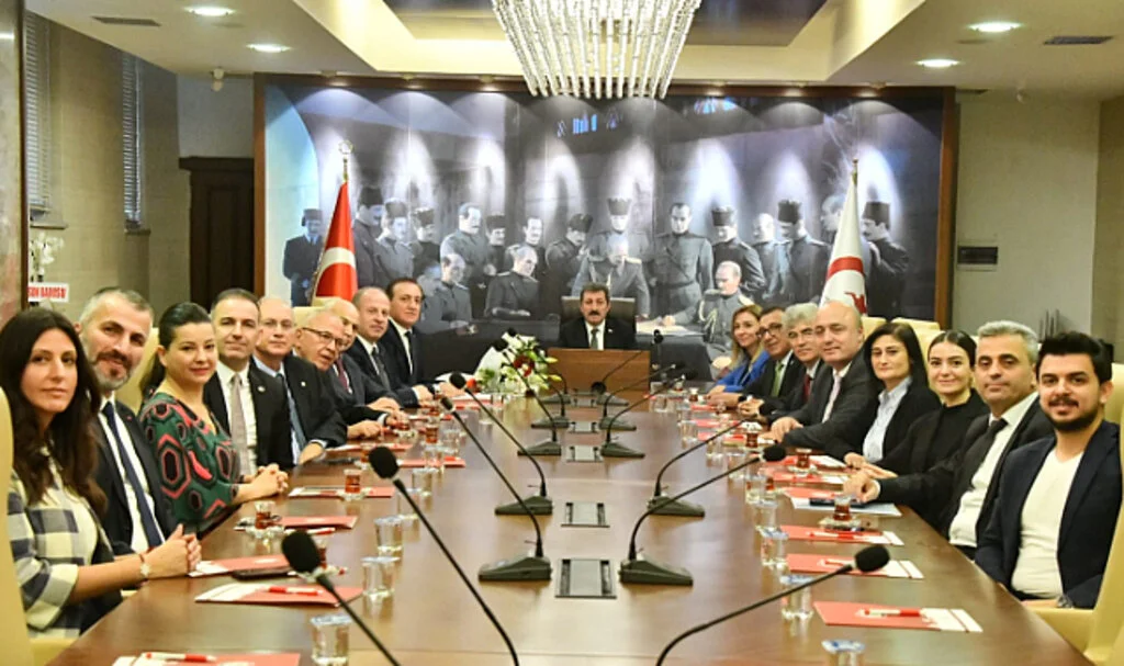SAOB'den Samsun Valisi Orhan Tavlı'ya 'Samsun Kent Raporu'