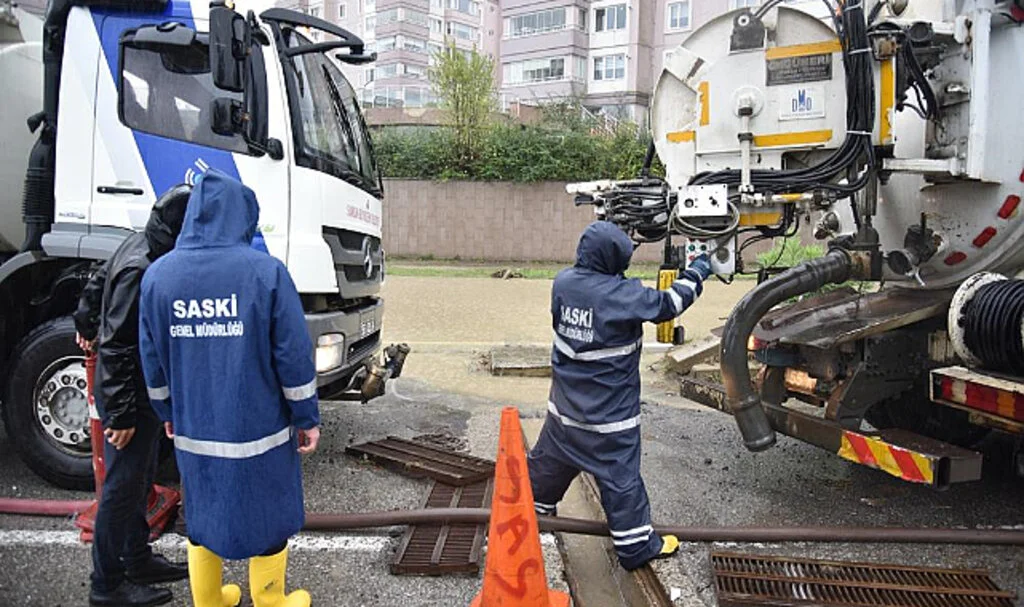 SASKİ, Samsun'da 204 Personel 137 Araç ve Ekipmanla Su Baskınlarıyla Mücadele Etti