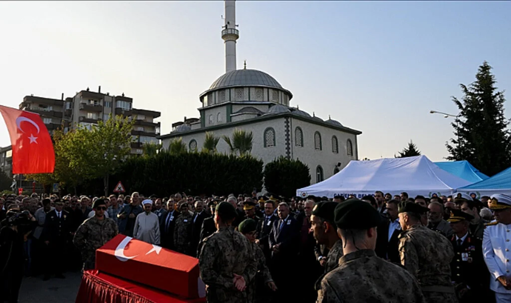 Şehit polis memuru Şimşek son yolculuğuna uğurlandı