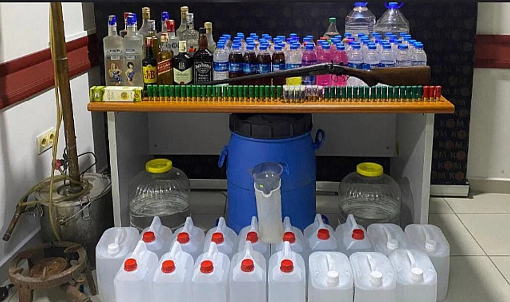 Sinop'ta Sahte İçki Operasyonunda 4 Zanlı Yakalandı