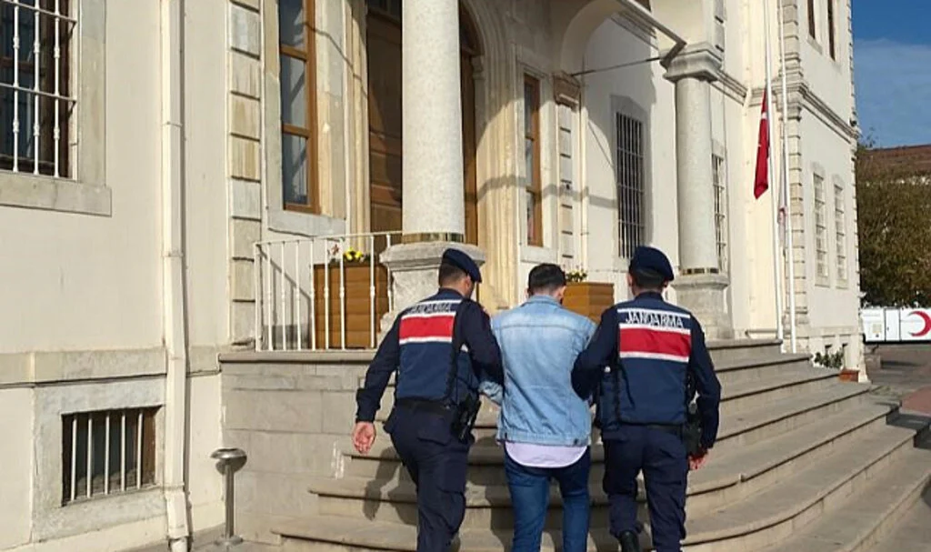 Sinop'ta Sapığı jandarma enseledi 