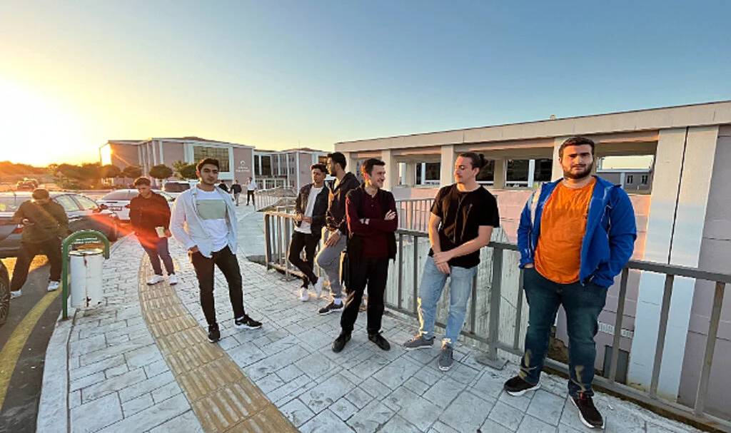 Sinop Üniversitesi Öğrencileri kapalı durak istiyor 