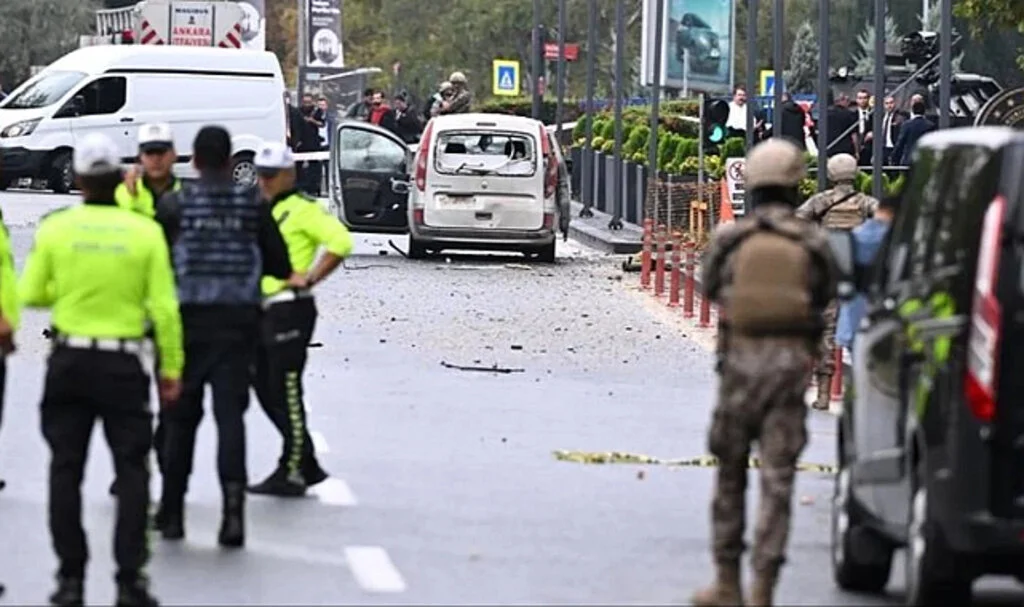 Son Dakika: İçişleri Bakanlığı'na bombalı saldırı girişiminde bulunurken öldürülen teröristin Kanivar Erdal kod adlı Hasan Oğuz olduğu tespit edildi
