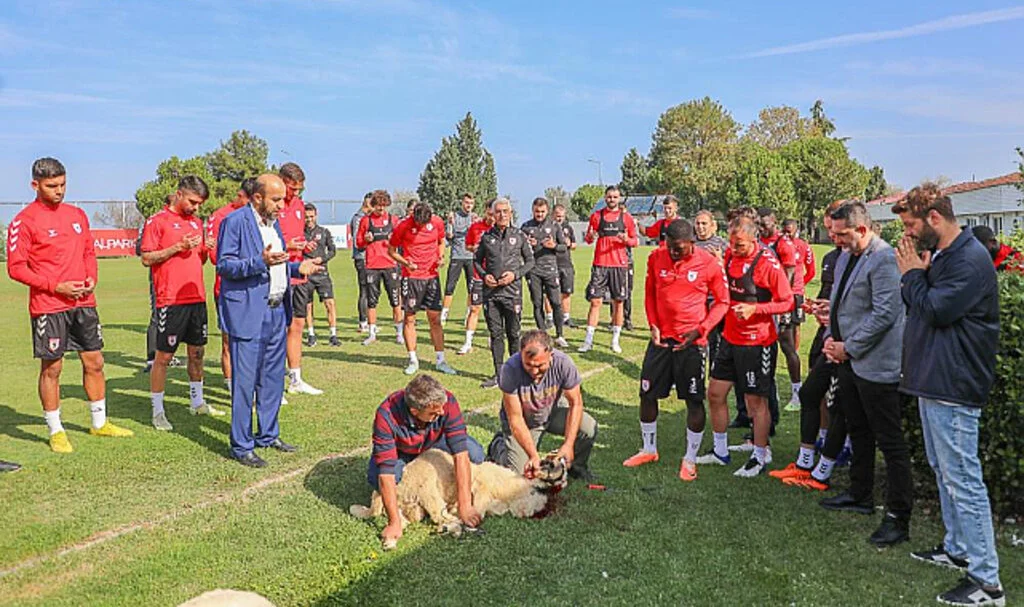 Son Sırada Bulunan Samsunspor, Rizespor Maçı Öncesi Kurban Kesti