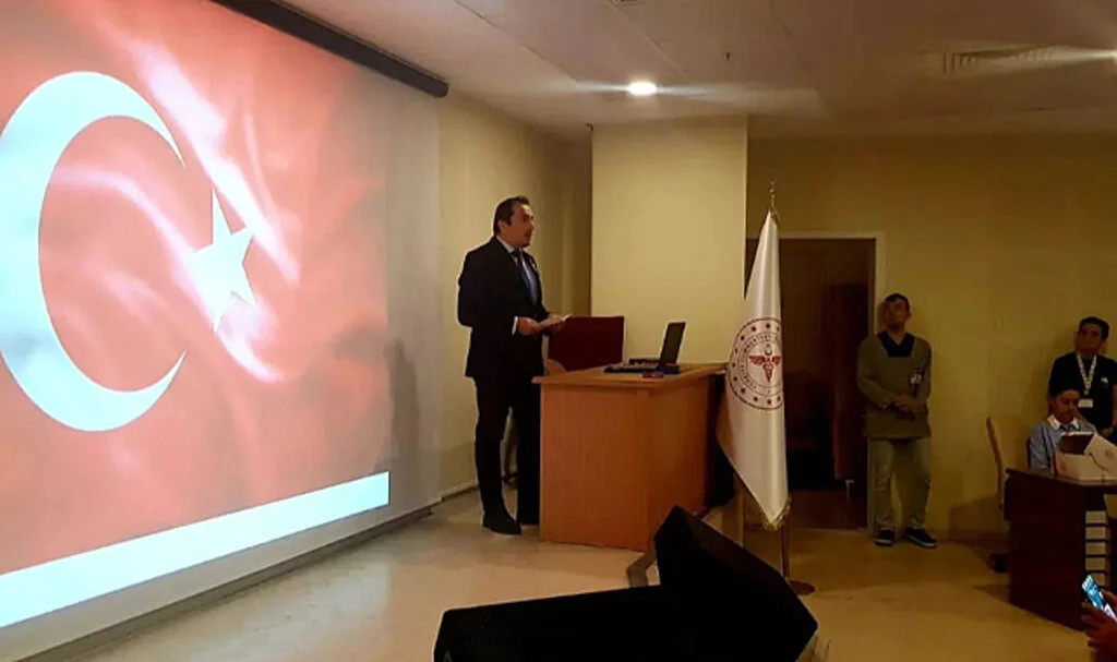 Terme'de sağlık çalışanlarından Cumhuriyet'in 100. yıl etkinliği