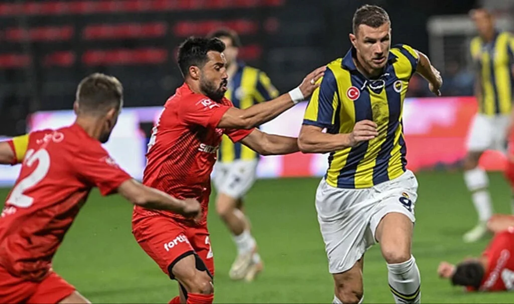 Türk futbol tarihine geçti! Dzeko, 61 yıldır yapılamayanı yaptı