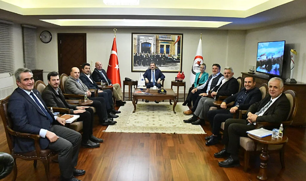 Yelken Kulübü'nden Samsun Valisi Tavlı'ya Ziyaret