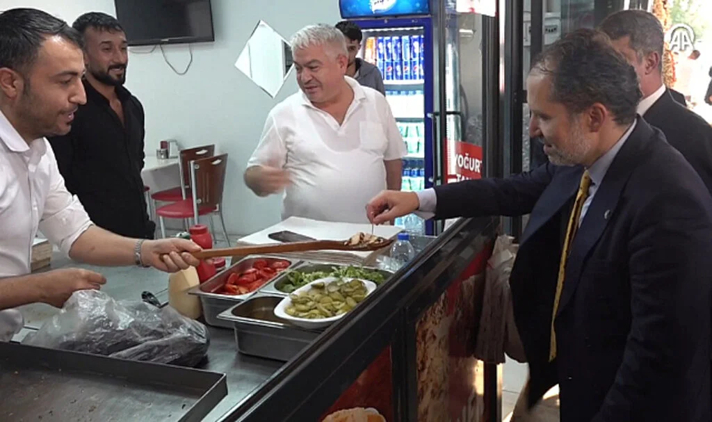 Yeniden Refah Partisi Genel Başkanı Fatih Erbakan: 'ABD üsleri kapatılmalı'