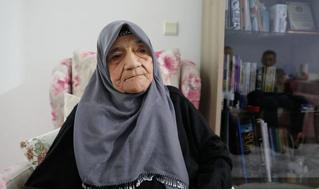 102 yaşındaki Fatma Bildirici uzun ömrünü neşesine borçlu