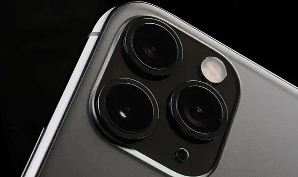 Apple, gelecekte iPhone cihazların kamera sensörlerini de üretmek istiyor