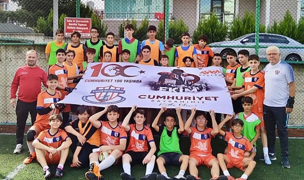 Atakum Belediyespor'da Coşkulu Kutlama