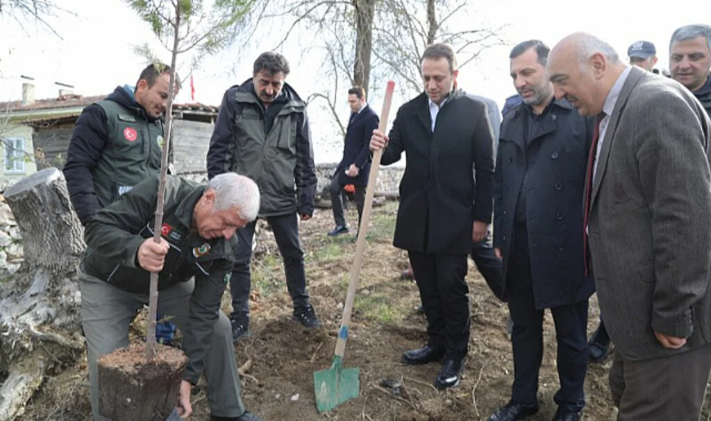 Başkan Sarıcaoğlu'ndan  'Yeşil Kavak mesajı 